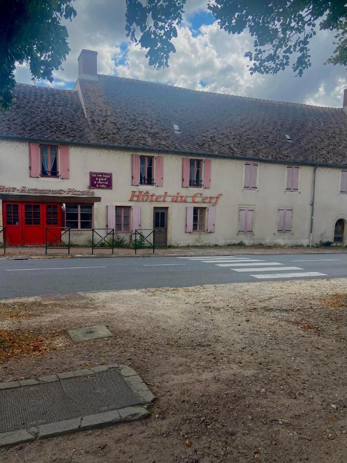 Hotel Du Cerf La Guerche-sur-l'Aubois Exterior photo