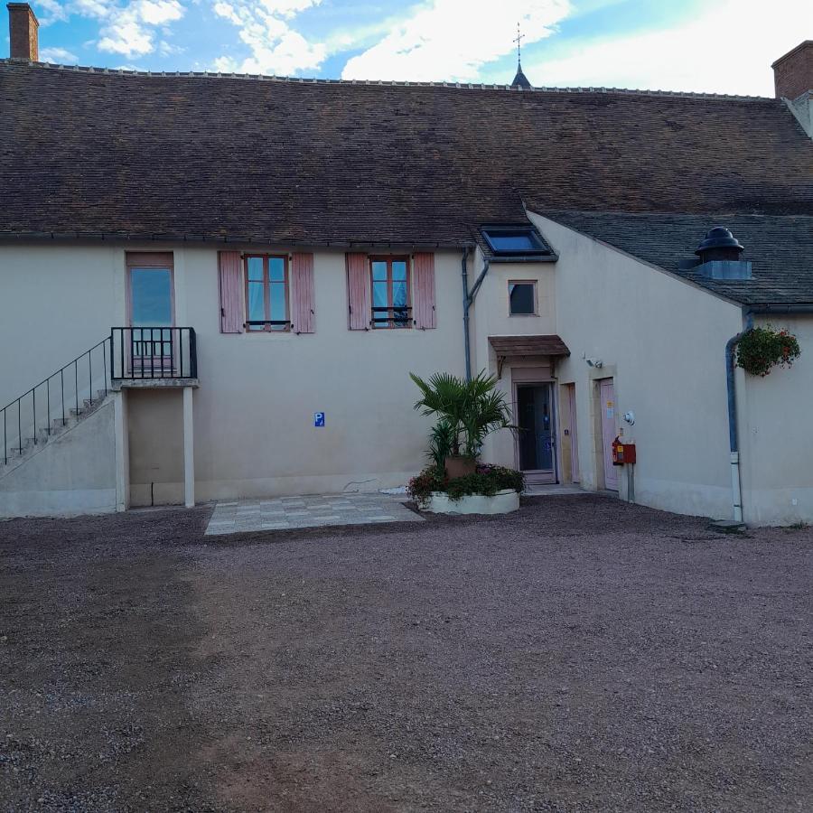 Hotel Du Cerf La Guerche-sur-l'Aubois Exterior photo